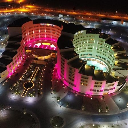 Millennium Hail Hotel Exteriér fotografie Aerial view of the complex