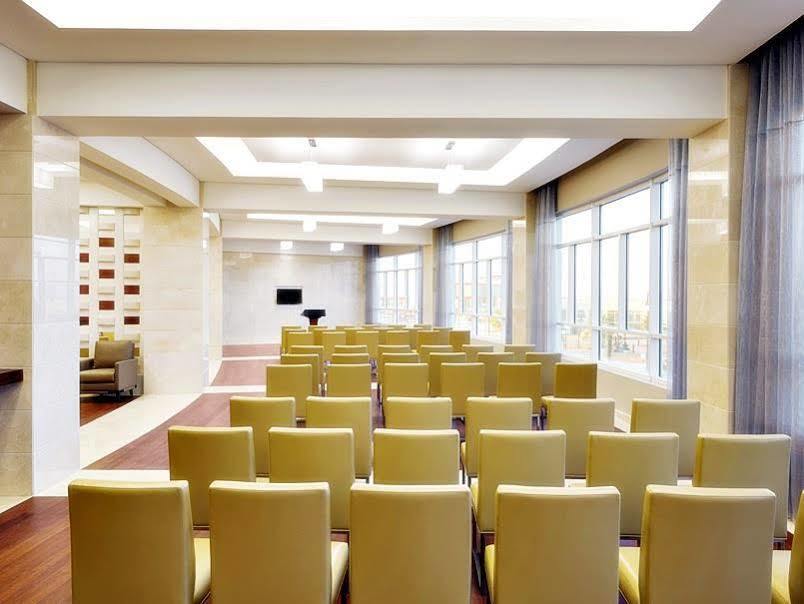 Millennium Hail Hotel Exteriér fotografie Meeting room