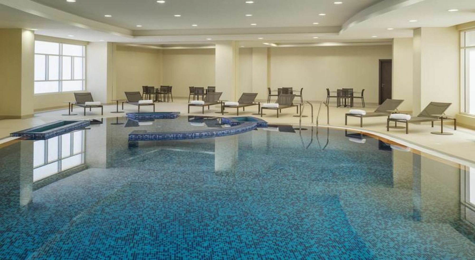 Millennium Hail Hotel Exteriér fotografie The swimming pool at the hotel